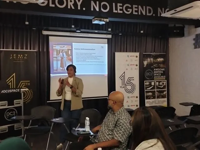 Training moment 07 — Facebook archive