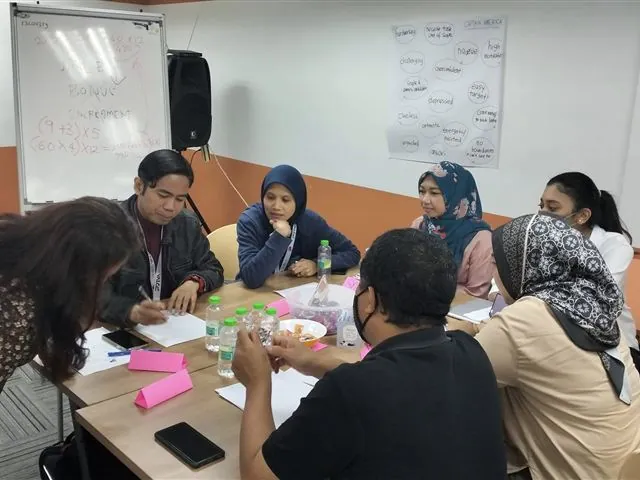 Training moment 23 — Facebook archive