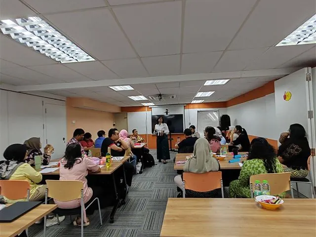 Training moment 30 — Facebook archive